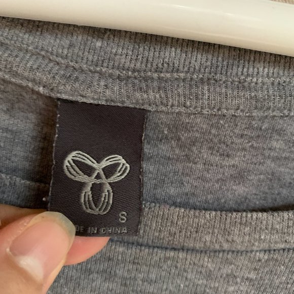 gray tna longsleeve minimalist pacific northwest 80s athleisure - Picture 2 of 6